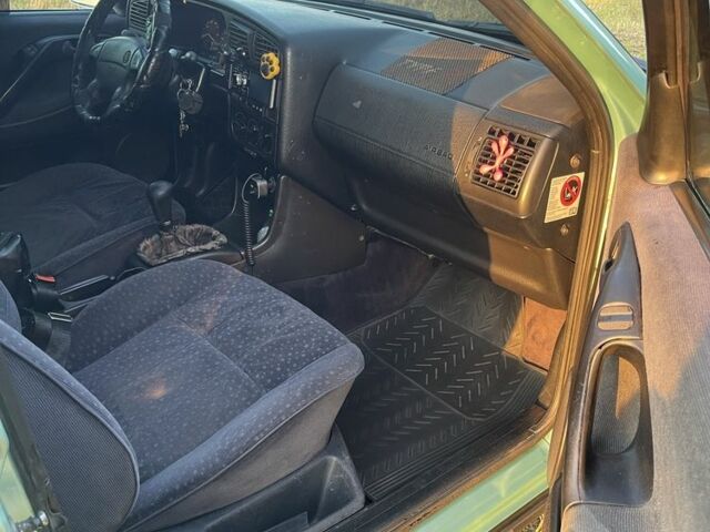 Зеленый Фольксваген Пассат, объемом двигателя 2 л и пробегом 344 тыс. км за 2550 $, фото 11 на Automoto.ua