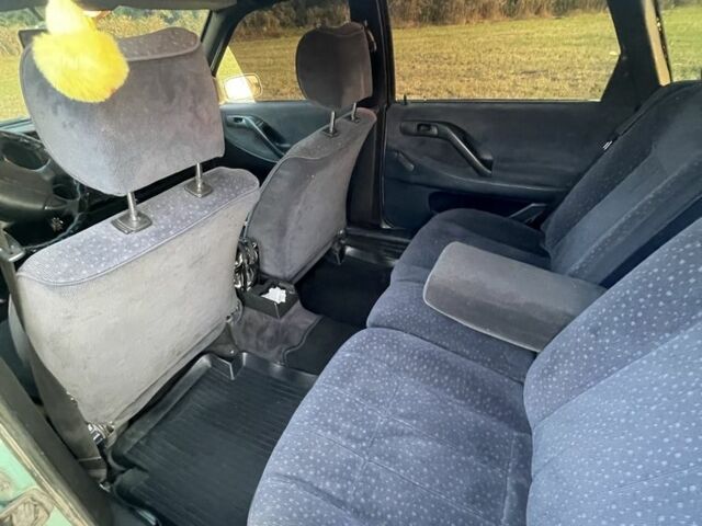 Зеленый Фольксваген Пассат, объемом двигателя 2 л и пробегом 344 тыс. км за 2550 $, фото 12 на Automoto.ua