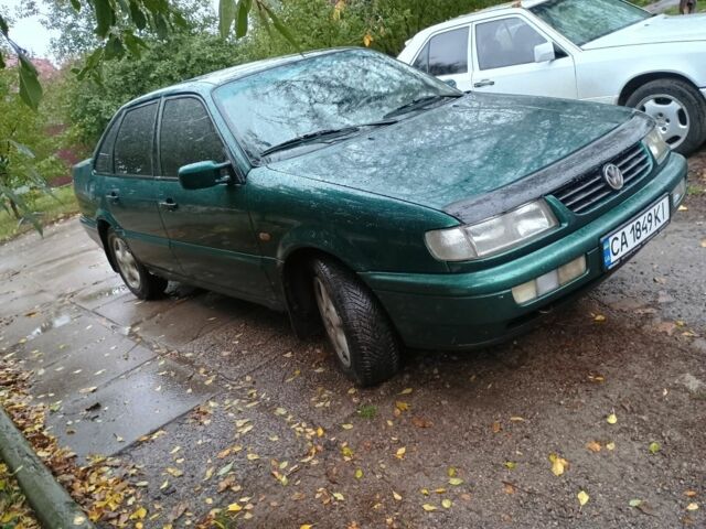 Зелений Фольксваген Пассат, об'ємом двигуна 2 л та пробігом 300 тис. км за 2500 $, фото 2 на Automoto.ua
