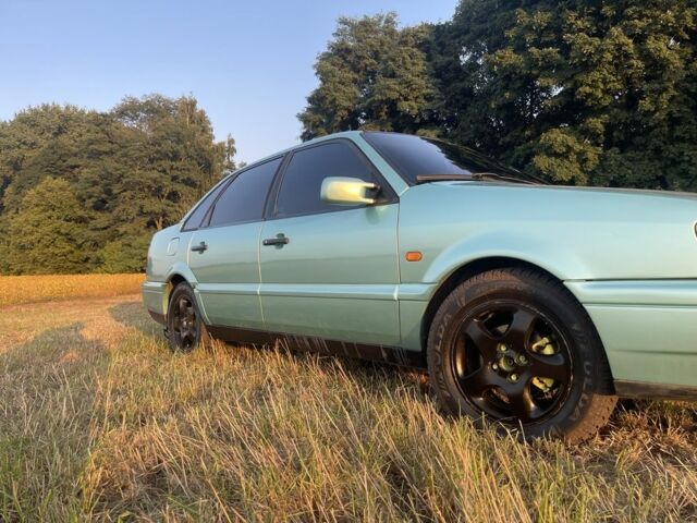 Зеленый Фольксваген Пассат, объемом двигателя 2 л и пробегом 344 тыс. км за 2550 $, фото 7 на Automoto.ua