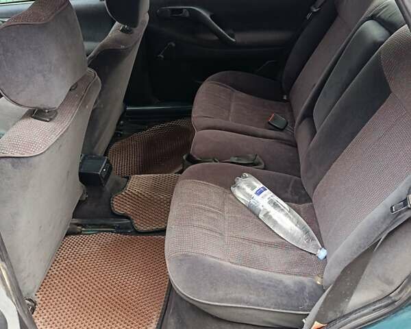 Зеленый Фольксваген Пассат, объемом двигателя 2 л и пробегом 380 тыс. км за 2400 $, фото 4 на Automoto.ua