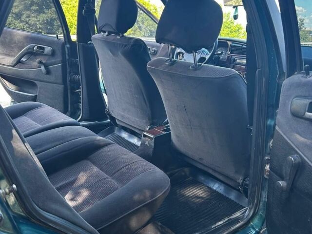 Зелений Фольксваген Пассат, об'ємом двигуна 2 л та пробігом 480 тис. км за 1400 $, фото 6 на Automoto.ua