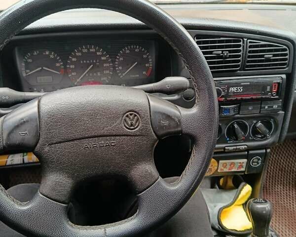 Зеленый Фольксваген Пассат, объемом двигателя 2 л и пробегом 380 тыс. км за 2400 $, фото 11 на Automoto.ua