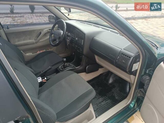 Зеленый Фольксваген Пассат, объемом двигателя 2.77 л и пробегом 410 тыс. км за 2750 $, фото 12 на Automoto.ua