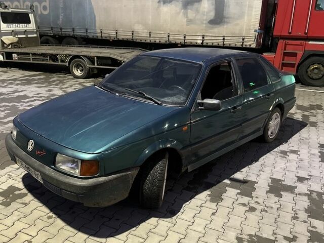 Зеленый Фольксваген Пассат, объемом двигателя 1.8 л и пробегом 223 тыс. км за 750 $, фото 1 на Automoto.ua