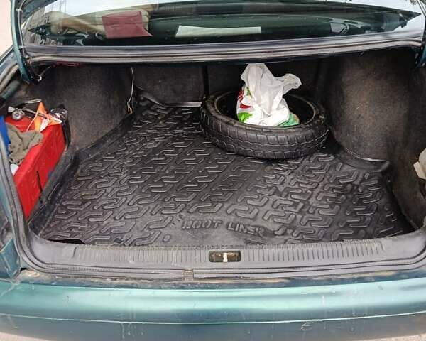 Зеленый Фольксваген Пассат, объемом двигателя 2 л и пробегом 380 тыс. км за 2400 $, фото 3 на Automoto.ua