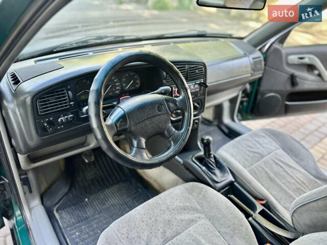 Зеленый Фольксваген Пассат, объемом двигателя 1.98 л и пробегом 280 тыс. км за 1250 $, фото 16 на Automoto.ua