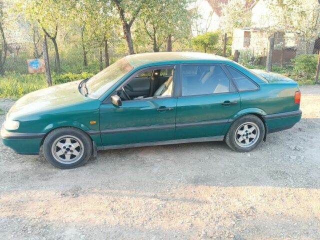 Зелений Фольксваген Пассат, об'ємом двигуна 1.8 л та пробігом 359 тис. км за 2499 $, фото 7 на Automoto.ua