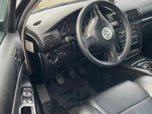 Зеленый Фольксваген Пассат, объемом двигателя 1.8 л и пробегом 296 тыс. км за 4200 $, фото 10 на Automoto.ua