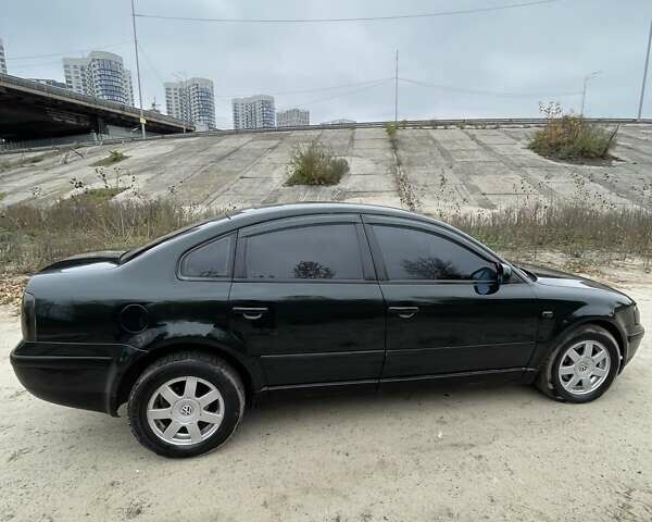 Фольксваген Пассат 1996 у Києві на Automoto.ua Зелений Фольксваген Пассат, об'ємом двигуна 1.78 л та пробігом 328 тис. км за 3500 $, фото 13 на Automoto.ua