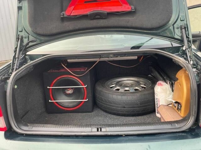 Зеленый Фольксваген Пассат, объемом двигателя 1.8 л и пробегом 296 тыс. км за 4200 $, фото 3 на Automoto.ua