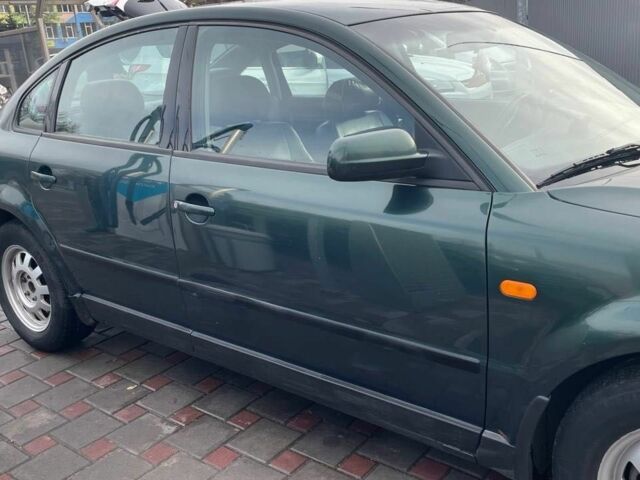 Зеленый Фольксваген Пассат, объемом двигателя 1.8 л и пробегом 296 тыс. км за 4200 $, фото 9 на Automoto.ua