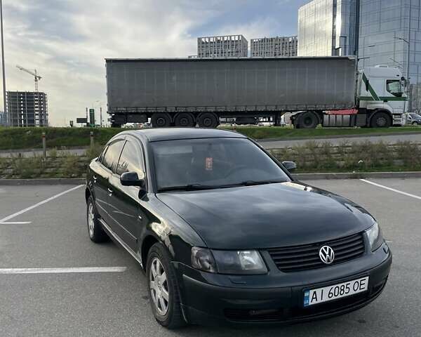 Зеленый Фольксваген Пассат, объемом двигателя 1.78 л и пробегом 328 тыс. км за 3250 $, фото 2 на Automoto.ua