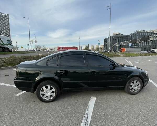 Зеленый Фольксваген Пассат, объемом двигателя 1.78 л и пробегом 328 тыс. км за 3250 $, фото 14 на Automoto.ua