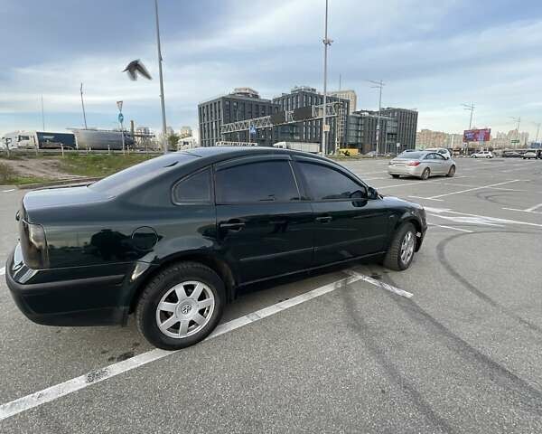 Зеленый Фольксваген Пассат, объемом двигателя 1.78 л и пробегом 328 тыс. км за 3250 $, фото 23 на Automoto.ua