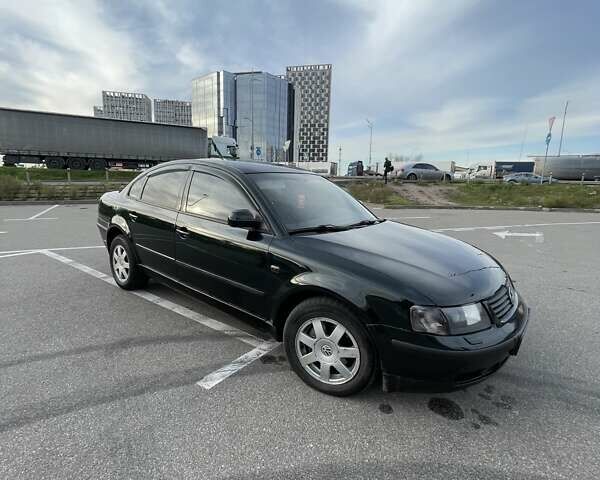 Зеленый Фольксваген Пассат, объемом двигателя 1.78 л и пробегом 328 тыс. км за 3250 $, фото 13 на Automoto.ua