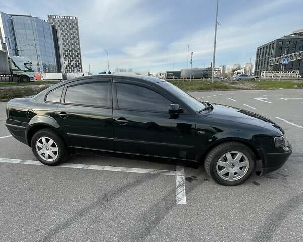 Зеленый Фольксваген Пассат, объемом двигателя 1.78 л и пробегом 328 тыс. км за 3250 $, фото 24 на Automoto.ua