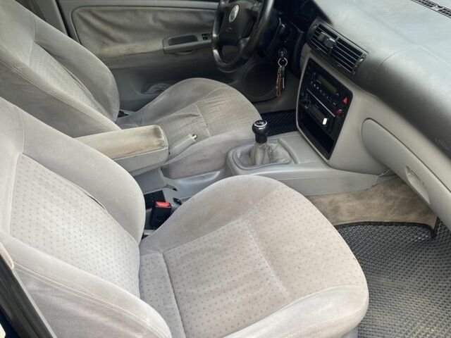 Зеленый Фольксваген Пассат, объемом двигателя 1.8 л и пробегом 430 тыс. км за 3800 $, фото 4 на Automoto.ua