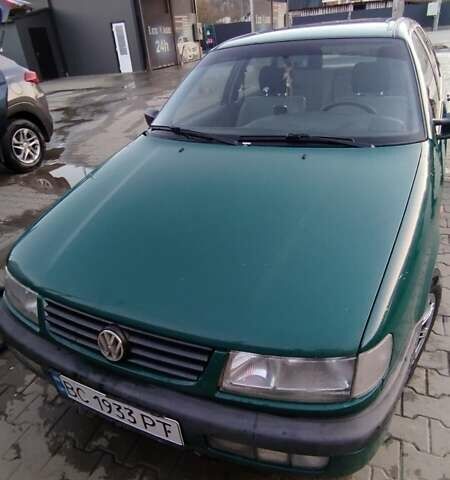 Фольксваген Пассат 1996 у Сколе на Automoto.ua Зелений Фольксваген Пассат, об'ємом двигуна 2 л та пробігом 181 тис. км за 2800 $, фото 2 на Automoto.ua