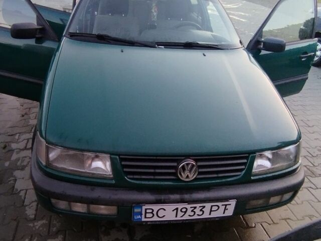 Фольксваген Пассат 1996 у Сколе на Automoto.ua Зелений Фольксваген Пассат, об'ємом двигуна 2 л та пробігом 181 тис. км за 2800 $, фото 3 на Automoto.ua