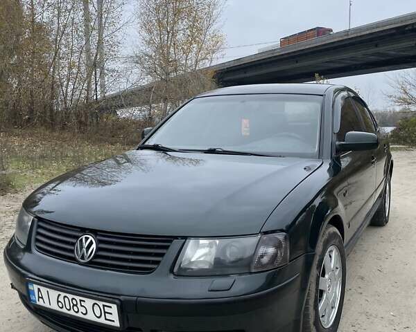 Фольксваген Пассат 1996 у Києві на Automoto.ua Зелений Фольксваген Пассат, об'ємом двигуна 1.78 л та пробігом 328 тис. км за 3500 $, фото 1 на Automoto.ua