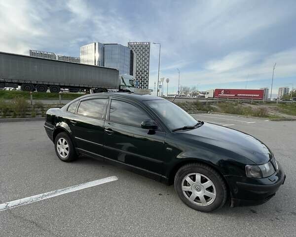 Зеленый Фольксваген Пассат, объемом двигателя 1.78 л и пробегом 328 тыс. км за 3250 $, фото 9 на Automoto.ua