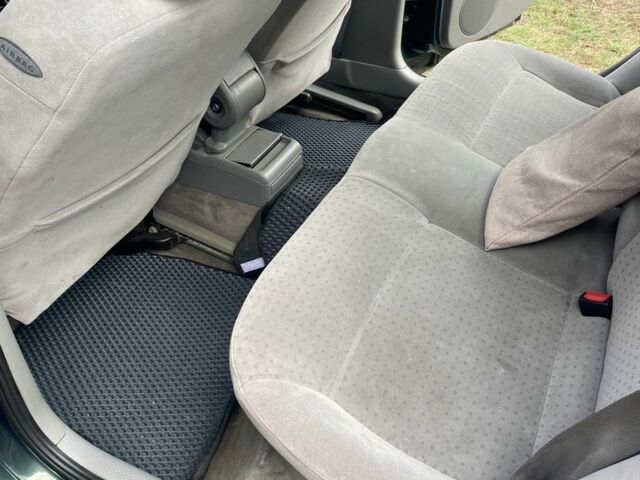 Зеленый Фольксваген Пассат, объемом двигателя 1.8 л и пробегом 430 тыс. км за 3800 $, фото 6 на Automoto.ua