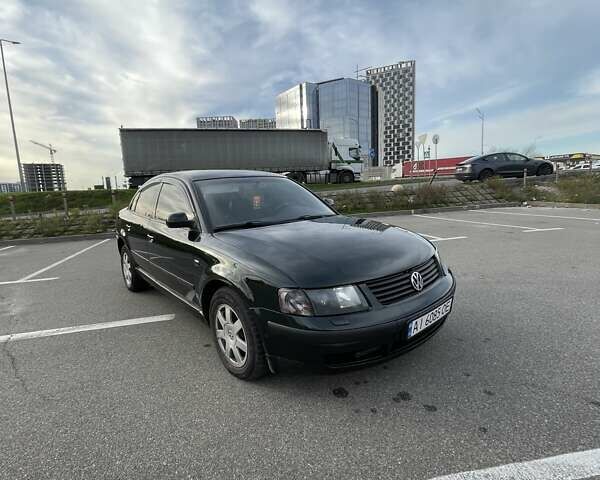 Зеленый Фольксваген Пассат, объемом двигателя 1.78 л и пробегом 328 тыс. км за 3250 $, фото 6 на Automoto.ua