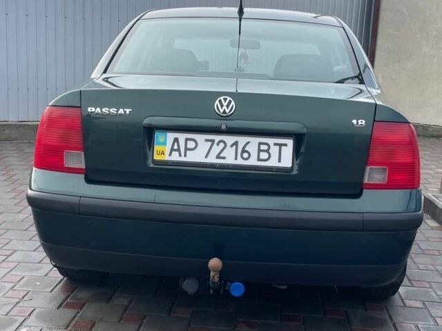 Зеленый Фольксваген Пассат, объемом двигателя 1.8 л и пробегом 296 тыс. км за 4200 $, фото 1 на Automoto.ua