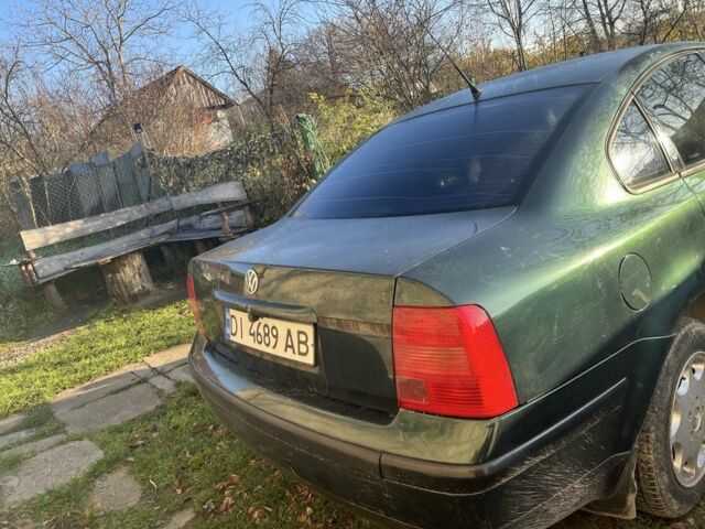 Зеленый Фольксваген Пассат, объемом двигателя 1.8 л и пробегом 250 тыс. км за 2500 $, фото 1 на Automoto.ua