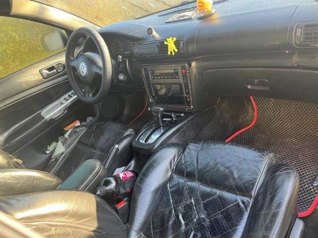 Зеленый Фольксваген Пассат, объемом двигателя 1.8 л и пробегом 250 тыс. км за 2500 $, фото 6 на Automoto.ua