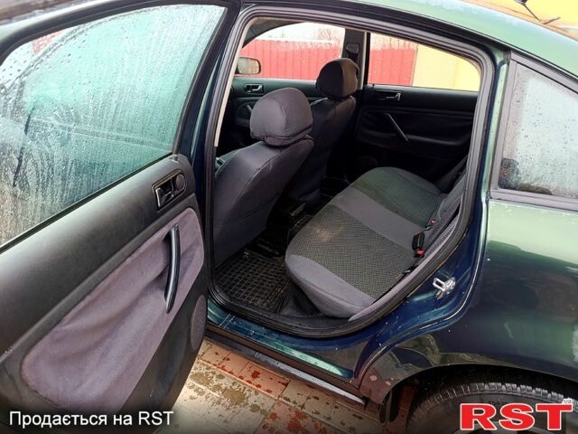 Зеленый Фольксваген Пассат, объемом двигателя 1.6 л и пробегом 270 тыс. км за 2200 $, фото 11 на Automoto.ua