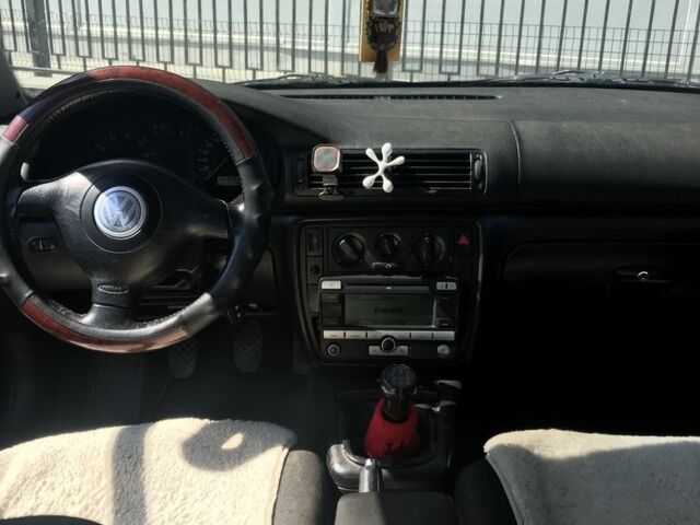 Зеленый Фольксваген Пассат, объемом двигателя 1.6 л и пробегом 220 тыс. км за 2500 $, фото 6 на Automoto.ua