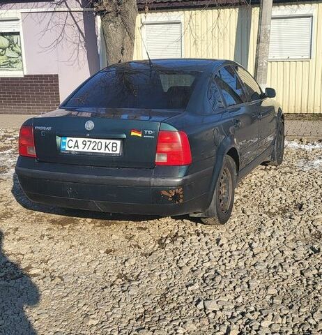 Зеленый Фольксваген Пассат, объемом двигателя 1.9 л и пробегом 488 тыс. км за 4200 $, фото 3 на Automoto.ua