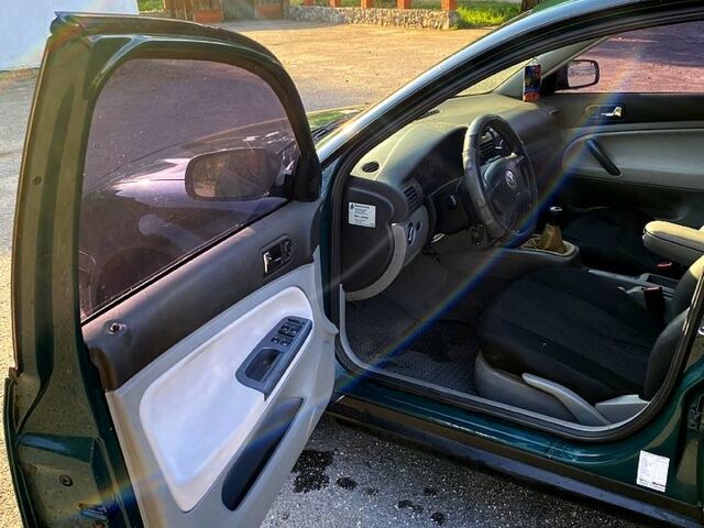 Зелений Фольксваген Пассат, об'ємом двигуна 1.6 л та пробігом 0 тис. км за 3499 $, фото 3 на Automoto.ua