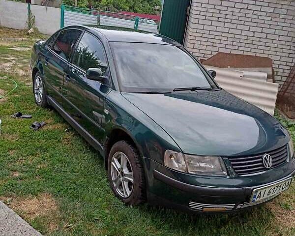 Зеленый Фольксваген Пассат, объемом двигателя 1.6 л и пробегом 370 тыс. км за 3150 $, фото 4 на Automoto.ua
