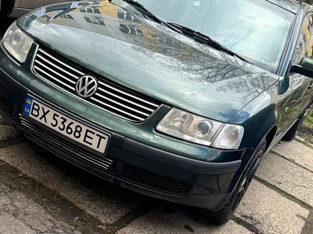 Зеленый Фольксваген Пассат, объемом двигателя 1.8 л и пробегом 377 тыс. км за 3550 $, фото 2 на Automoto.ua