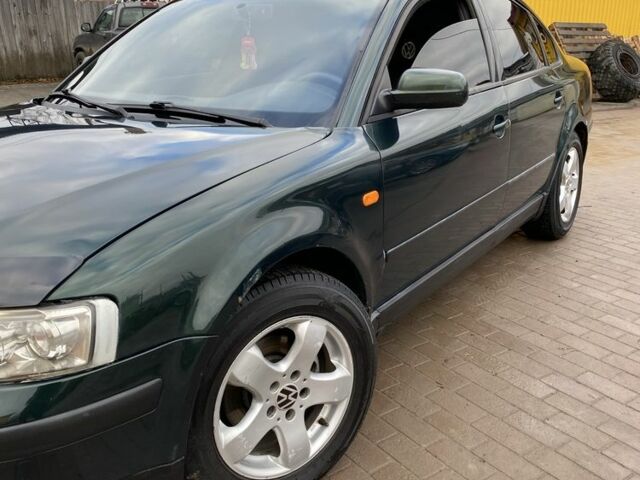 Зеленый Фольксваген Пассат, объемом двигателя 1.8 л и пробегом 320 тыс. км за 2800 $, фото 5 на Automoto.ua