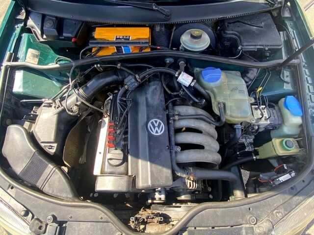 Зеленый Фольксваген Пассат, объемом двигателя 1.6 л и пробегом 273 тыс. км за 3500 $, фото 11 на Automoto.ua