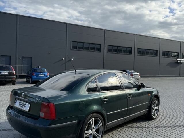 Зеленый Фольксваген Пассат, объемом двигателя 1.8 л и пробегом 330 тыс. км за 2999 $, фото 3 на Automoto.ua