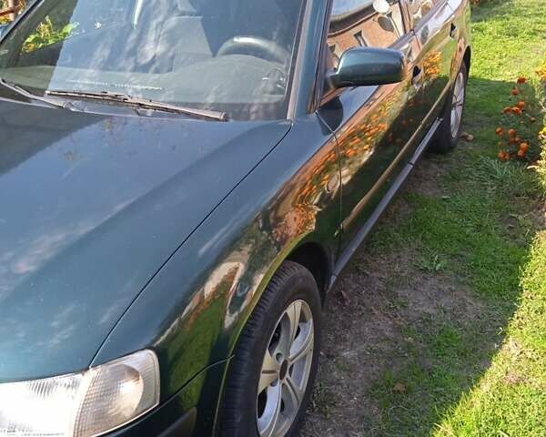 Зеленый Фольксваген Пассат, объемом двигателя 1.8 л и пробегом 260 тыс. км за 4500 $, фото 23 на Automoto.ua