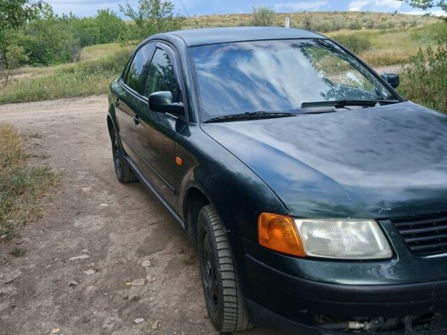 Зеленый Фольксваген Пассат, объемом двигателя 1.9 л и пробегом 380 тыс. км за 2650 $, фото 3 на Automoto.ua