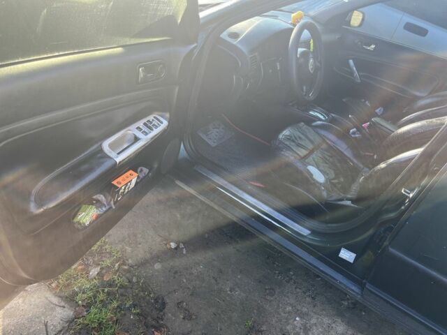 Зеленый Фольксваген Пассат, объемом двигателя 1.8 л и пробегом 250 тыс. км за 2500 $, фото 12 на Automoto.ua