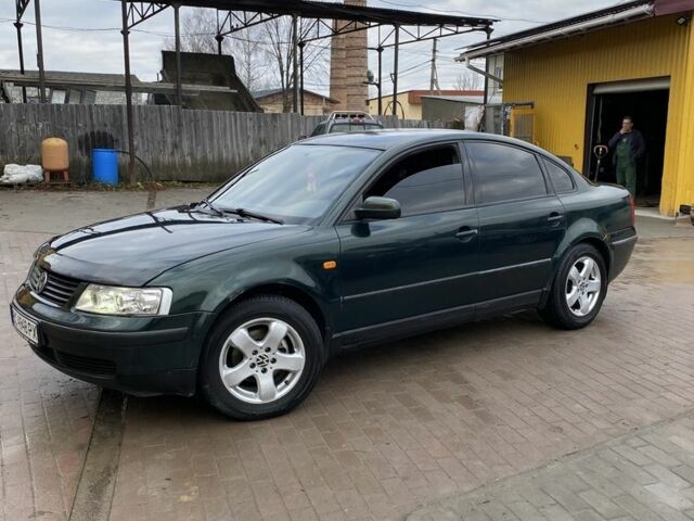 Зеленый Фольксваген Пассат, объемом двигателя 1.8 л и пробегом 320 тыс. км за 2800 $, фото 2 на Automoto.ua