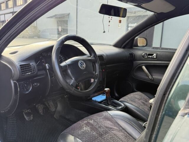 Зеленый Фольксваген Пассат, объемом двигателя 1.8 л и пробегом 330 тыс. км за 2999 $, фото 5 на Automoto.ua