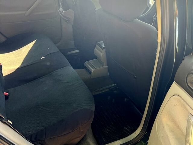 Зеленый Фольксваген Пассат, объемом двигателя 1.6 л и пробегом 248 тыс. км за 3100 $, фото 4 на Automoto.ua