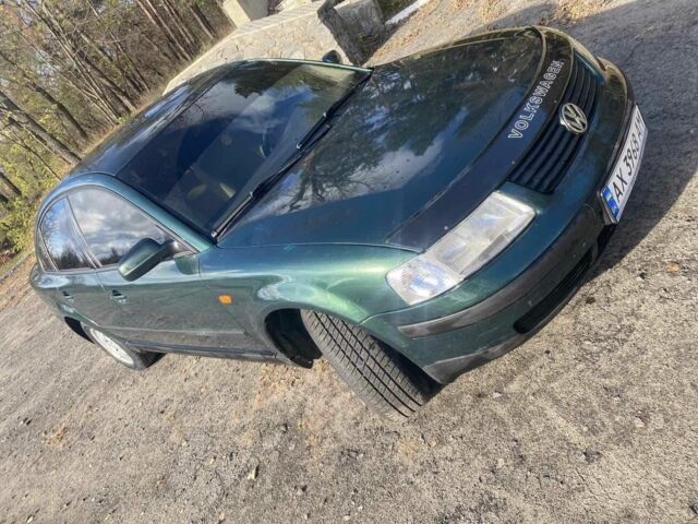 Зеленый Фольксваген Пассат, объемом двигателя 1.6 л и пробегом 12 тыс. км за 2000 $, фото 1 на Automoto.ua