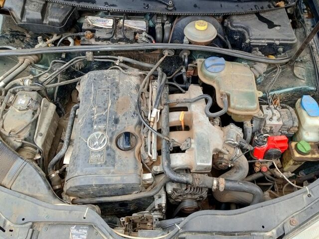 Зелений Фольксваген Пассат, об'ємом двигуна 1.8 л та пробігом 0 тис. км за 3000 $, фото 4 на Automoto.ua