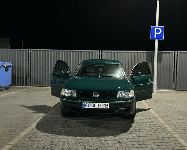 Зеленый Фольксваген Пассат, объемом двигателя 1.6 л и пробегом 386 тыс. км за 3000 $, фото 12 на Automoto.ua