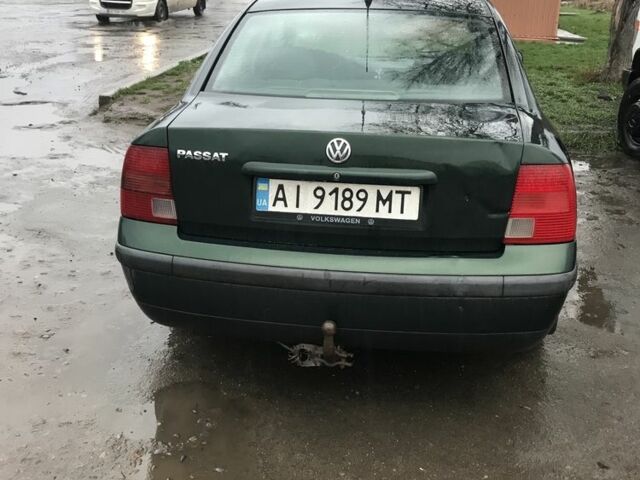 Зеленый Фольксваген Пассат, объемом двигателя 1.6 л и пробегом 220 тыс. км за 2500 $, фото 3 на Automoto.ua